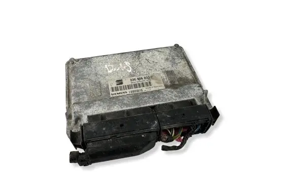 Seat Cordoba (6L) Engine control unit/module 03E906033P 3PE4729 5WP401960
