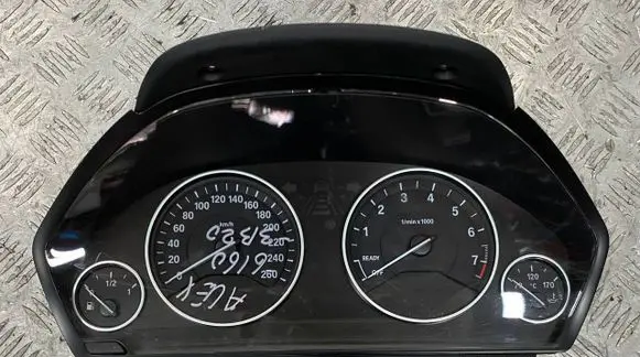 BMW 3 F30 F35 F31 Speedometer (instrument cluster) 9232895 HAMU4079754