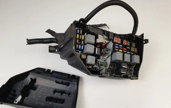 Ford S-MAX Fuse module 6G9T14A067AB 6G9T14A076CA