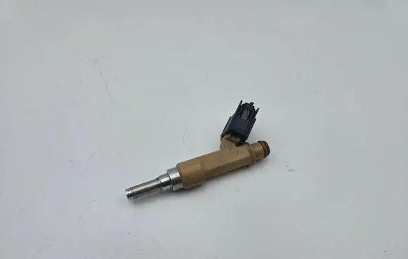 Toyota Prius+ (ZVW40) Fuel injector 2325037010 0690329260