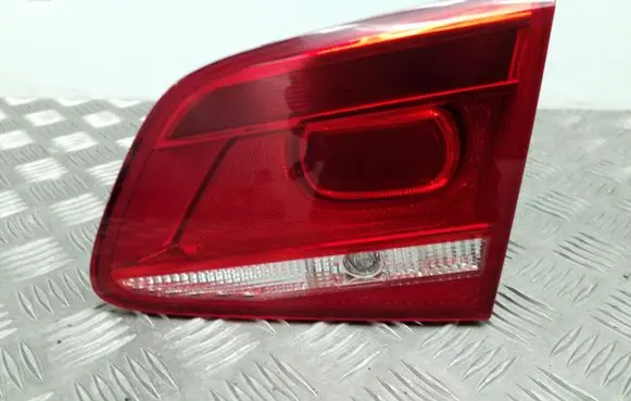Volkswagen PASSAT B7 Tailgate rear/tail lights 3AE945094J