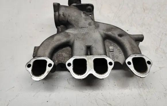 Volkswagen Golf V Intake manifold 03G129713