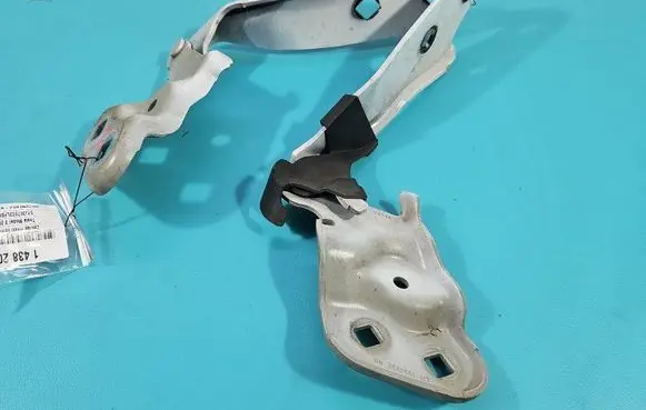 Tesla Model 3 Engine bonnet/hood hinges 109879300 IMPRK1438208