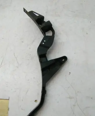 Audi A2 Front bumper mounting bracket 8Z0854729