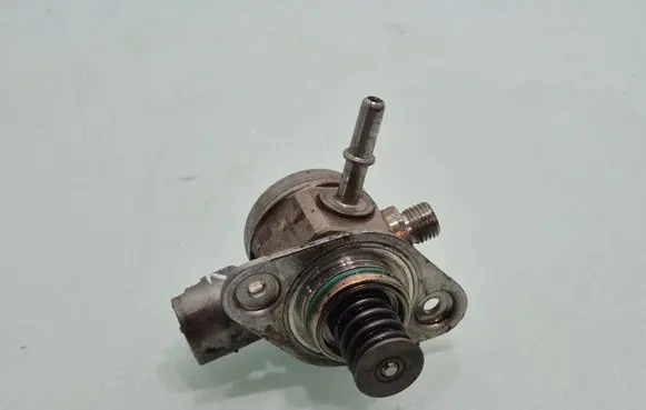 Porsche Macan (95B) Fuel injection high pressure pump 94611031561 T946001