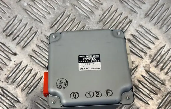 Toyota Prius (XW30) Other control units/modules 8989247020