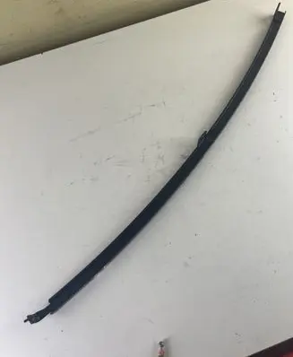 Suzuki Ignis Rear door windshield rail 