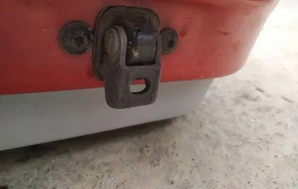 Skoda Roomster (5J) Rear door check strap stopper