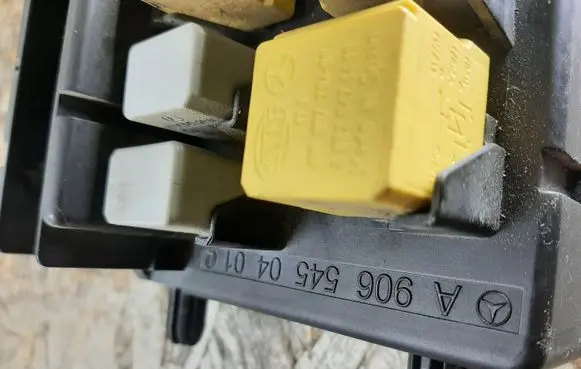 Mercedes-Benz Sprinter W906 Fuse module A9065450401 518817028