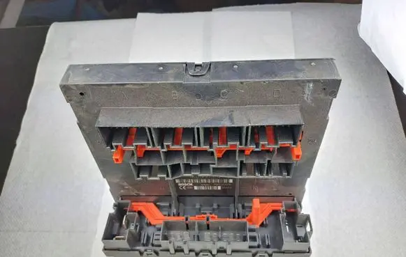 Volkswagen Golf V Comfort/convenience module 1K0937049S F005V00496