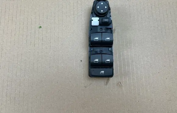 BMW 5 F10 F11 Electric window control switch 9241951