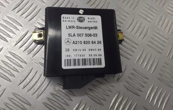 Mercedes-Benz E W210 Light module LCM A2108206426
