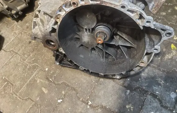 Ford Kuga I Manual 6 speed gearbox AV4R7002AA