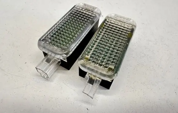Audi A6 S6 C6 4F Front door interior light 4E0947415