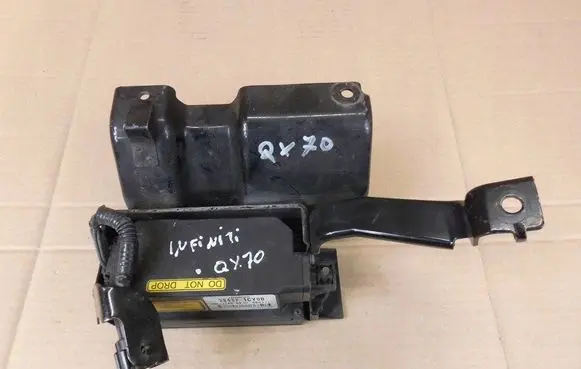 Infiniti QX70 S51 Distronic sensor radar 284371CY0B 28437 1CY0B