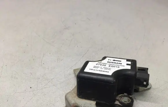 Nissan X-Trail T30 ESP acceleration yaw rate sensor 47930EQ101