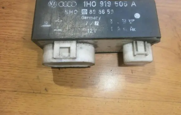 Coolant fan relay