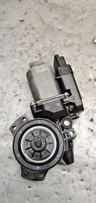 KIA Ceed Front door window regulator motor 402054D 2054