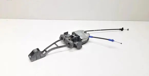 Volvo C30 Front door coupe exterior handle/bracket 