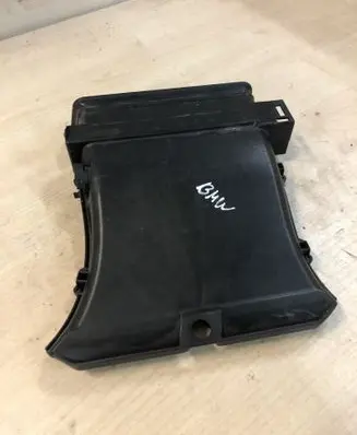 BMW X6 E71 Cabin air duct channel R1881003