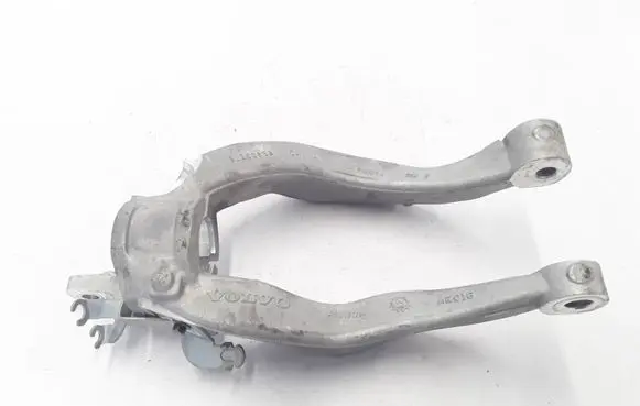 Volvo XC60 Lower shock absorber bracket 31360636