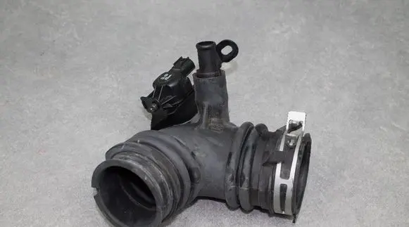 Toyota Yaris Other engine bay part 178800Y030 178810Y030