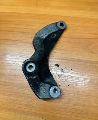 BMW 5 E39 Generator/alternator bracket 2248561