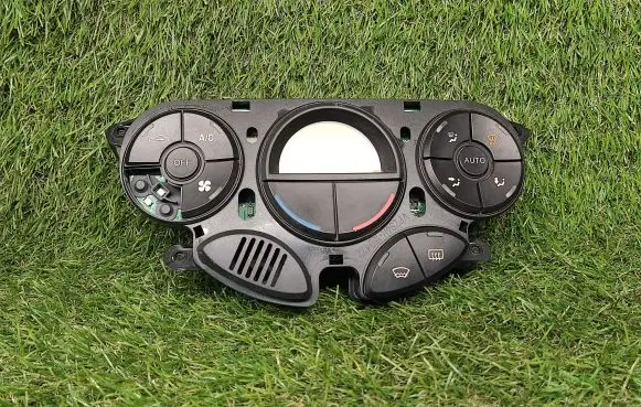 Ford Focus Climate control unit 2S4H18C612BE