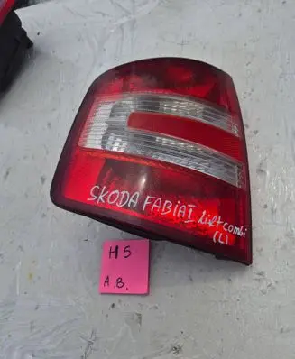 Skoda Fabia Mk1 (6Y) Rear/tail lights 1212123
