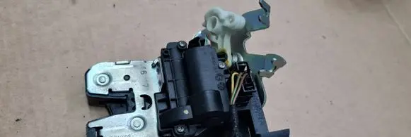 Audi A4 S4 B9 Tailgate/trunk/boot lock/catch/latch 8W0827503 2054052405