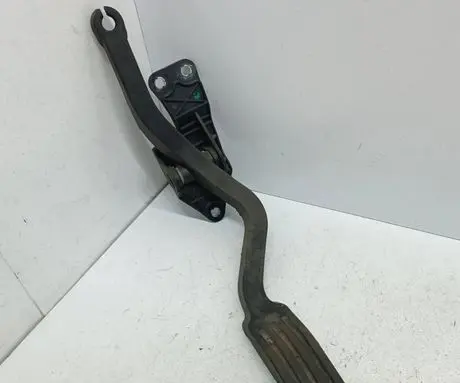 Ford Fiesta Accelerator throttle pedal 2S619P732AB