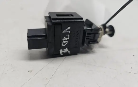 Volvo V70 Brake pedal sensor switch 8622064