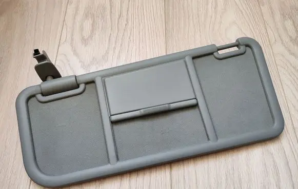 Sun visor