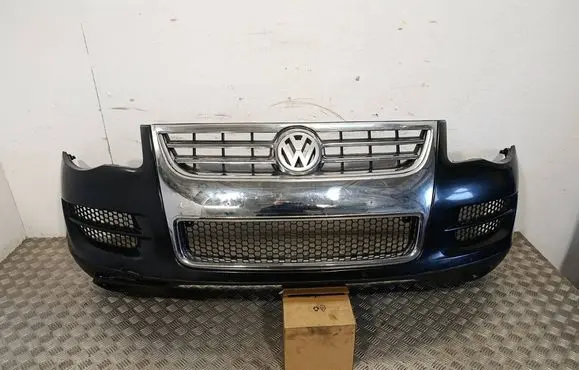 Volkswagen Touareg I Front bumper 