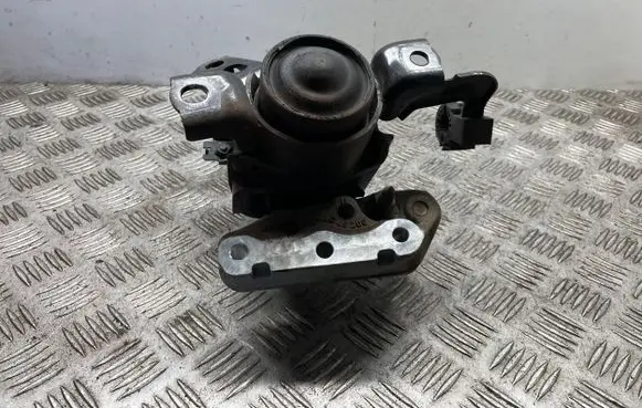 Toyota Avensis T270 Engine mount bracket 123150X030