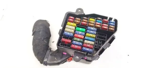 Volkswagen Golf IV Fuse box set 1J1970000 1J1970007