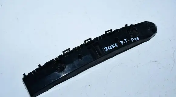 Rear bumper mounting bracket