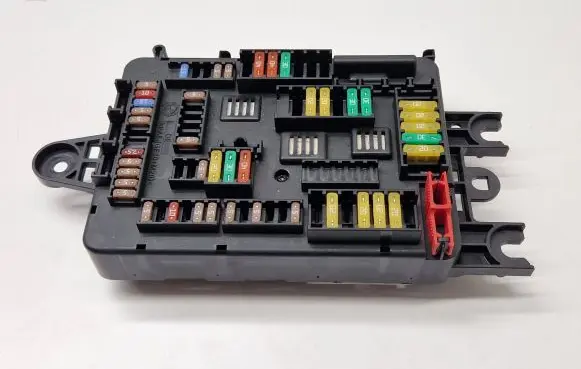 BMW 4 F32 F33 Fuse module 9389070