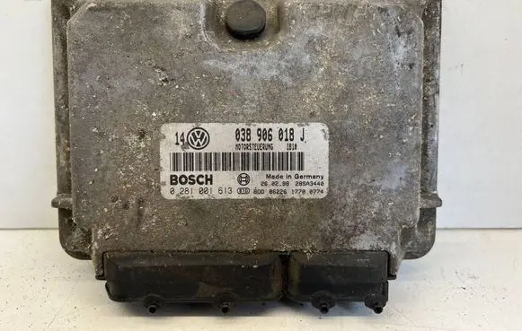 Volkswagen Golf IV Engine control unit/module 038906018J 28SA3440 0281001613