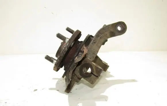 KIA Carens III Front wheel hub