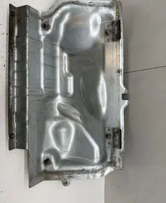 Volvo S90, V90 Heat shield in engine bay 31353774