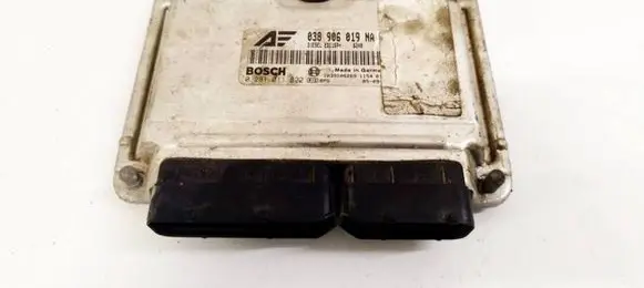 Volkswagen Sharan Engine control unit/module 038906019NA 0281011822