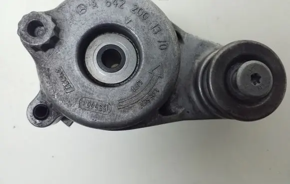 Mercedes-Benz E W212 Timing belt/chain tensioner A6422001370