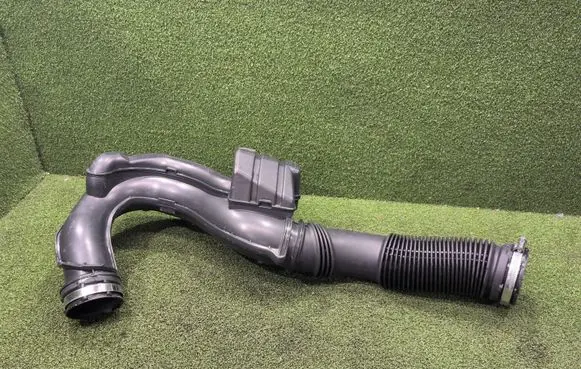 Renault Trafic III (X82) Intercooler hose/pipe 165755972R H8201487353 93451664
