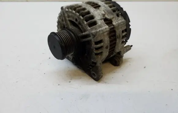 Volkswagen PASSAT B6 Generator/alternator 03G903023 012171500304S 0121715003
