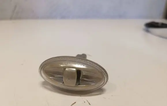 Peugeot 107 Front fender indicator light 