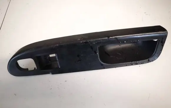 Volkswagen PASSAT B6 Front door window switch trim 3c1867171c