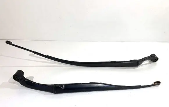 Infiniti Q50 Front wiper blade arm 