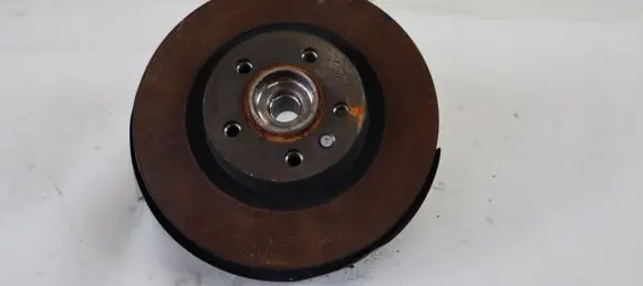 Volvo XC40 Front wheel hub spindle knuckle