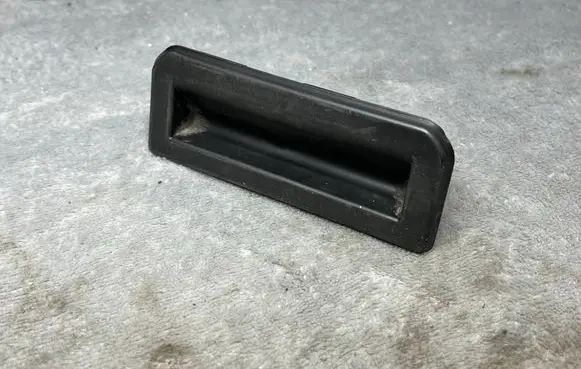 Skoda Fabia Mk3 (NJ) Rear glass lock/latch C875 6V0827566